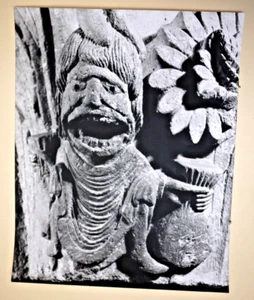 Gislebertus Capital, Autun, Gelatin Silver Print (photograph) 19 5/8 x 15 5/8 A - Picture 1 of 3