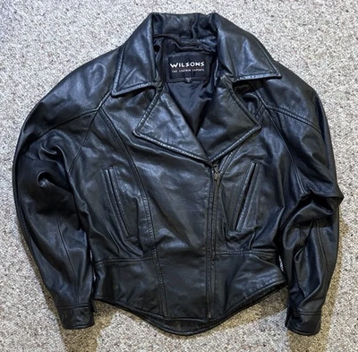 Chaqueta motera de cuero recortada Wilson’s de colección años 90’s para mujer. Talla M. Foto 1 de 4