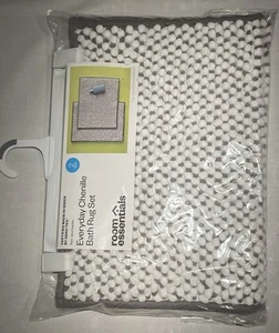 Room Essentials 2 Piece Bath Rug Set Gray/White Color Scheme - Picture 1 of 6