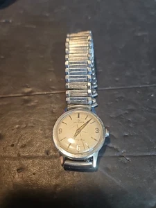 Reloj Helbros Invincible vintage para hombre cuerda manual necesita reparación - Imagen 1 de 4