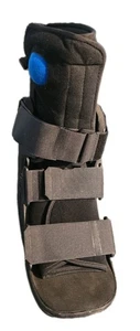 Bota de fractura United Ortho USA14115 corta Air Cam Walker, mediana, negra - Imagen 1 de 8