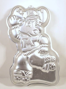 1985 Montgomery Moose 15" Wilton Cake Baking Pan Tin Figure Get Along Gang - Picture 1 of 3