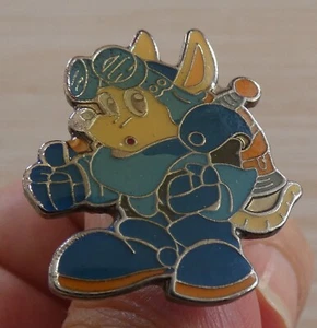 SCHÖNE PINS VIDEOSPIEL SEGA ROCKET KNIGHT MODEL 2 KLARER - Bild 1 von 4