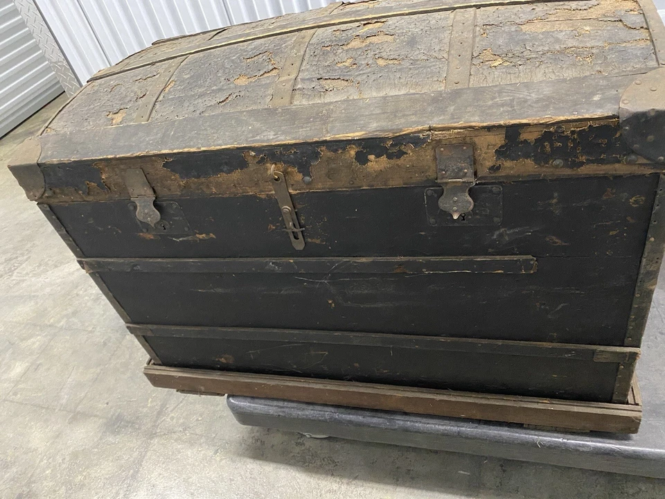 Antiguo baúl trasero Louis Vuitton camel pre logotipo Foto 1 de 4