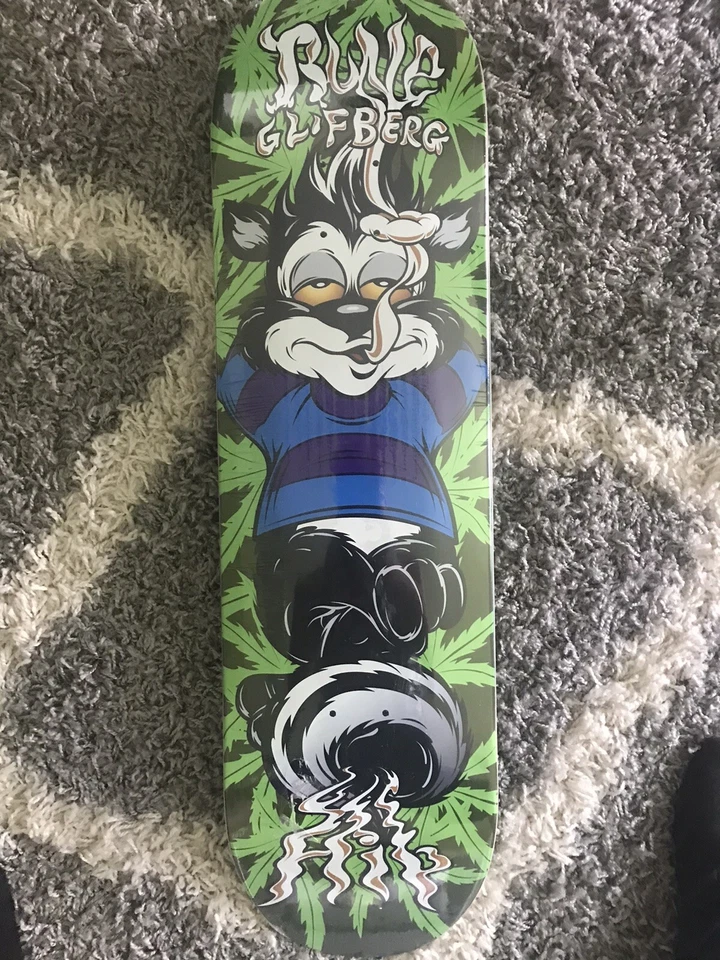 Flip Glifberg Skunk 8.50" x 32.4" Skateboard Deck Weed - Image 1 of 1