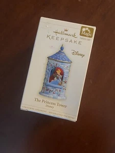 2006 Hallmark Keepsakes "The Princess Tower" Disney Ornament - NIB LIGHTS UP NEW - Picture 1 of 4