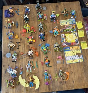 Large Lot Of 28 Vintage 90s Original TMNT Action Figures Paired With Accessories - Picture 1 of 13