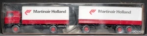 1/87 H0 WIKING 27 468 DAF 3300 Pritschen-Fernastzug Martinair, ~ rot, 1989-1990 - Bild 1 von 3