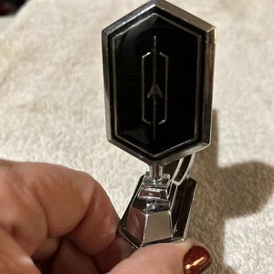 OEM 1976-1977 Oldsmobile Cutlass Supreme Hood Ornament 551535 -mounting Screws - Picture 1 of 17