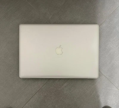 MacBook Pro 17 pollici inizio Early 2011 1TB Intel i7 - Immagine 1 di 4