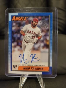 2025 Topps Update #90B2-NK Niko Kavadas 1990 35th Anniversary Autograph (RC) - Picture 1 of 2