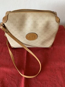 Gucci Shoulder Bag, GG logo - Authentic and numbered: Serial # 007-115-0093 - Picture 1 of 12