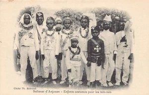 Comores - Sultanat d'Anjouan - Enfants costumés pour les tam-tam - Ed. Th. Hébra - Foto 1 di 2