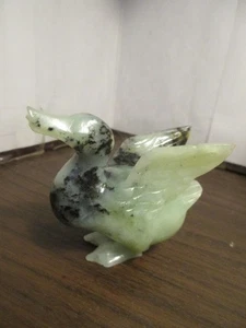 "Estatuilla de ganso - pato de mármol tallada a mano multicolor 2 5/8"" de alto" - Imagen 1 de 5