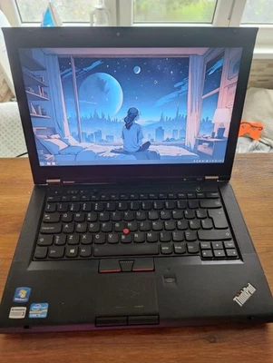 Notebook Lenovo Thinkpad T430 - SSD 250 GB, 8 GB di RAM, Linux - Immagine 1 di 4