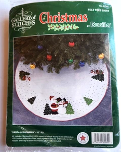 Vintage Bucilla Weihnachtsmann & Schneemann Weihnachten 36" Baum Filz Rock Kit - Bild 1 von 1