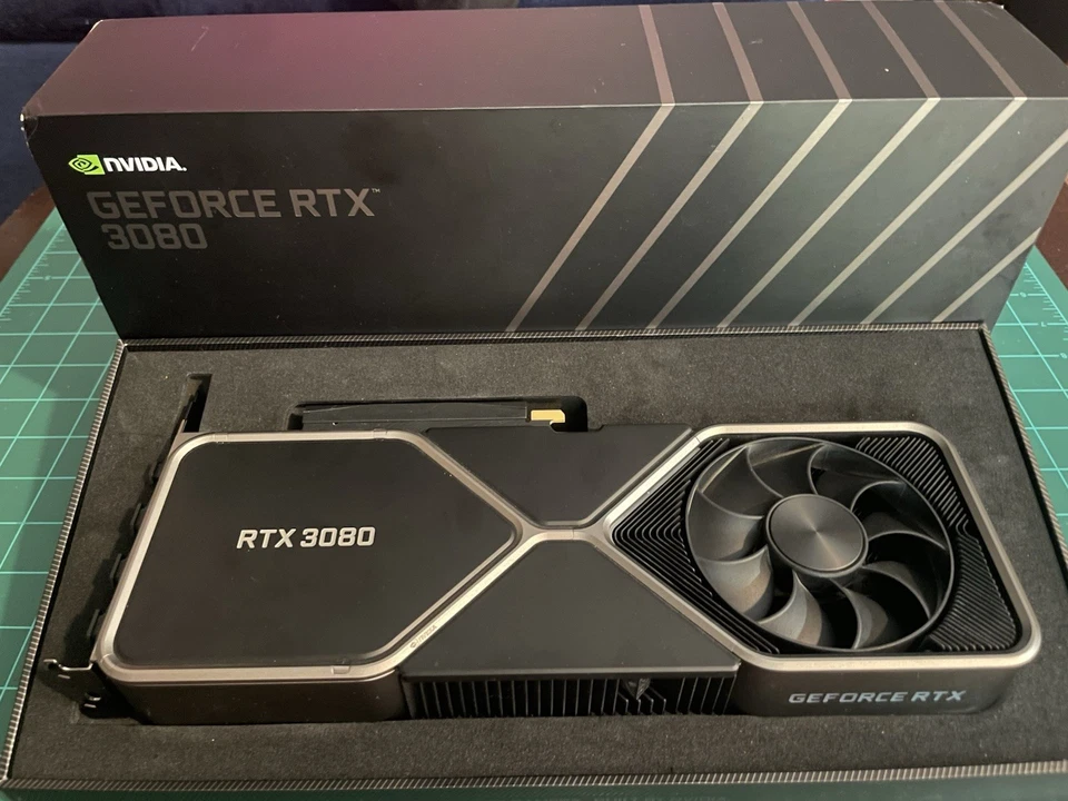 Tarjeta de gráficos NVIDIA GeForce RTX 3080 Founders Edition 10 GB GDDR6X Foto 1 de 4