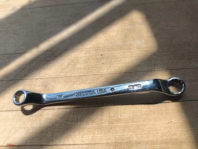 NEW NOS   Snap-on XB0810A  1/4 5/16  12 POINT CLOSED BOX WRENCH - Image 1 of 2