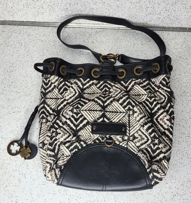 Bolso Cartera Hobo Lucky Brand Para Mujer Bali Hai Sling Negro/Blanco Patrón Geométrico Foto 1 de 4