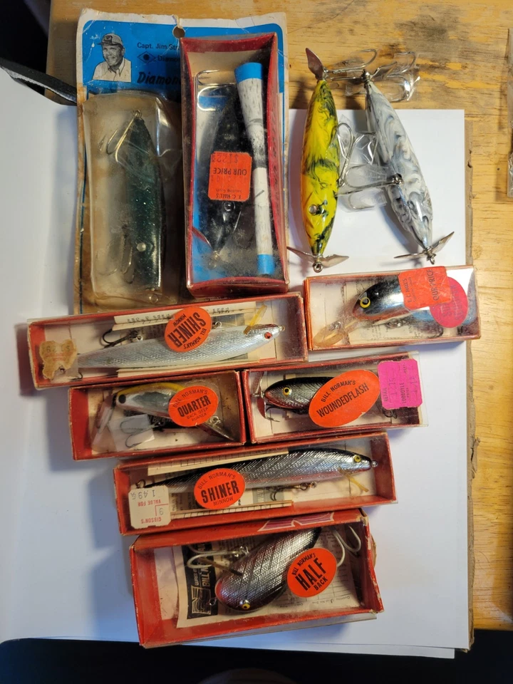 De colección 4 bujes de cascabel de diamantes y 6 señuelos Bill Norman (stock #3) Foto 1 de 4