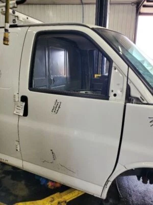 Passenger Right Front Door Electric Fits 16-18 EXPRESS 2500 VAN 284875 Foto 1 de 4