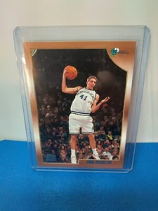 1998-99 Topps Dirk Nowitzki #154 Rookie RC HOFER - Picture 1 of 2