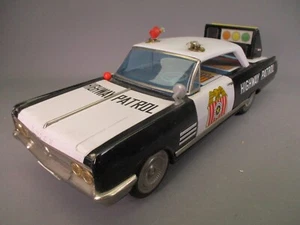 P654 ICHIKO VOITURE DE POLICE BUICK HIGHWAY PATROL TOLE REF 10611-72611 - Picture 1 of 15