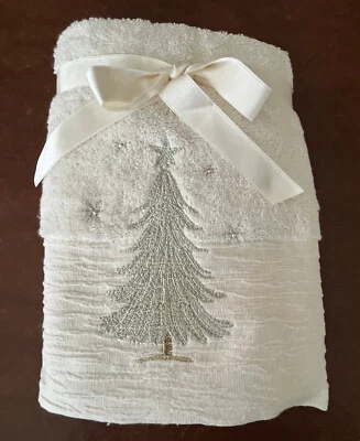 Juego 2 TOALLAS DE MANO Glitz & Glimmer BORDADAS Silver Tree Invierno Blanco NUEVO Foto 1 de 4