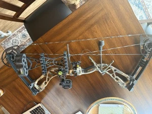 Bowtech Amplify Compound Bow Left-Handed Camo - Picture 1 of 7