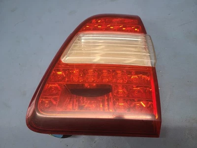Luz trasera interior derecha Toyota Land Cruiser 1998-2007 LC100 FJ100 81580-60120 Foto 1 de 4