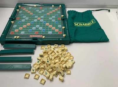 Vintage Travel Scrabble De Luxe by Spear’s. Hard Case-word game. Complete (P6 - Image 1 of 4