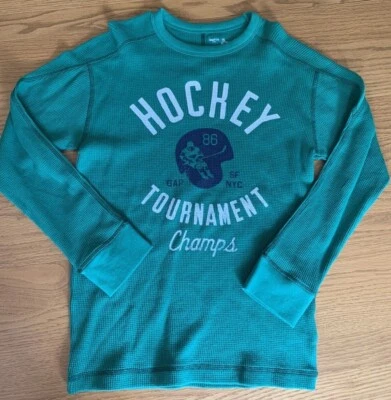 Camisa Waffle Verde Gap Kids, Gráfico Hockey, Talla L (10-11) - NUEVA sin etiquetas  Foto 1 de 3