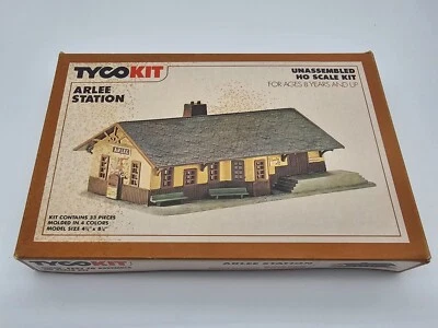 HO Scale TYCO ARLEE STATION UNASSEMBLED KIT #7761 - Image 1 of 3