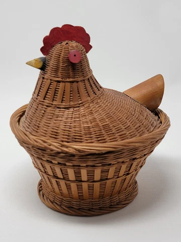 Unique Vintage WICKER ROOSTER SHAPED  CHICKEN 6 3/4"  BASKET - 2 Pieces Cover
