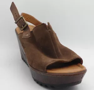 Born Noelle Freizeitschuhe Damen Leder Plateau Sandalen Keilabsatz offene Zehenpartie Größe 7 - Bild 1 von 11