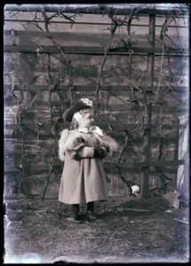 LATE 1800s or EARLY 1900s GLASS NEGATIVE, LITTLE GIRL, DRESSED UP  UNKNOWN LOCAL - Picture 1 of 2