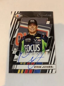 Donruss NASCAR 2023 75th Anniversary Signatures #75-EJ Erik Jones Auto - Imagen 1 de 2