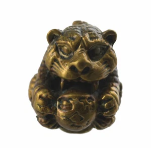 Amulette Tigre Balle LP Pern Talisman Wat Banjan Figurine miniature 1715 - Picture 1 of 5