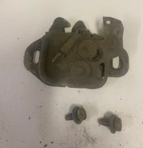 Valiant VE Bonnet Catch - Picture 1 of 3