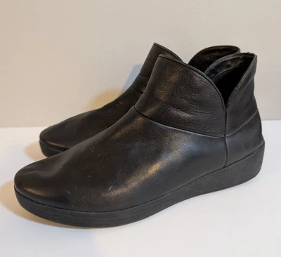 FitFlop Women's Size 10 Supermod Bootie Shiny Crinkle Patent Leather C68-001  - Image 1 of 4