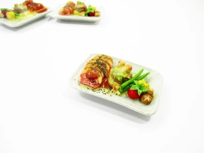 1:6 Dollhouse Miniatures Food Honey Ham Steak Lava Ceramic Plate 14680 - Image 1 of 4