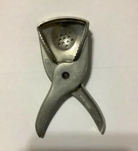 Vintage Hand Held Farmhouse Manual Lemon/Lime Squeezer Juicer Irvin Ware USA - Picture 1 of 4