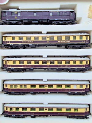Hobbytrain N 20500 Car Pack Rheingold 5 Pieces with Table Lighting in Original Packaging/SPR - Image 1 of 4
