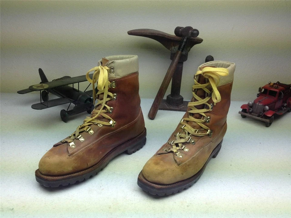 BOTAS MONTBLANC MARRÓN ENVEJECIDO CON CORDONES MONTAÑA SENDERISMO RUTA JEFE TALLA 10.5 D Foto 1 de 1