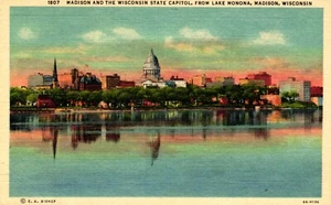 Postal Madison and the Wisconsin State Capitolio, Madison Wisconsin - Imagen 1 de 2