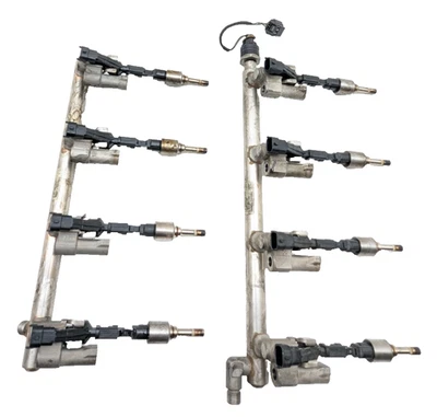 Trilho de combustível 2011 Jaguar XF com injetores conjunto de 8 fabricante de equipamento original - Imagem 1 de 4