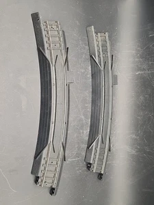 2 Life-Like HO Power-Loc 18" Curved Terminal Rerailer Track Black (No Wire) - Picture 1 of 5