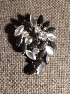 VINTAGE BLACK And CLEAR WHITE RHINESTONE VINTAGE BROOCH PIN 3" x 2" EUC - Picture 1 of 3