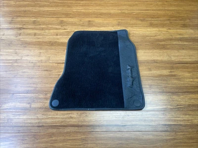 Conjunto de alfombrilla delantera derecha Ferrari California T 2014-2018 OEM Foto 1 de 4