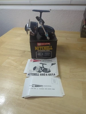 Carrete Mitchell 440A ¡con papeleo! Raro vintage. usado en caja Foto 1 de 4